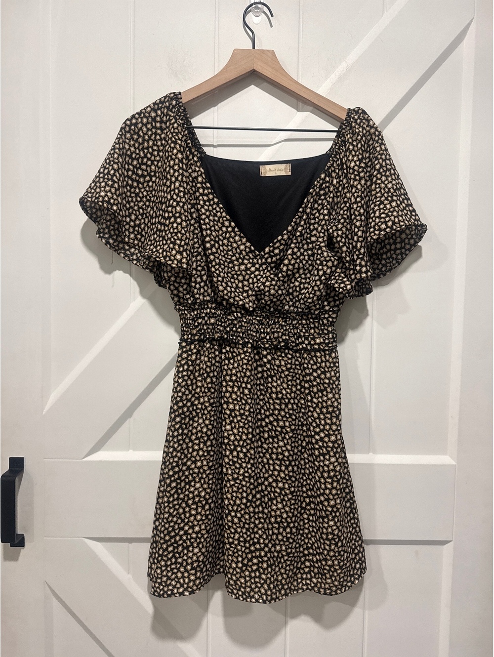 Altar’d State Flutter Sleeve Black, Beige and White Printed Dress, Size S